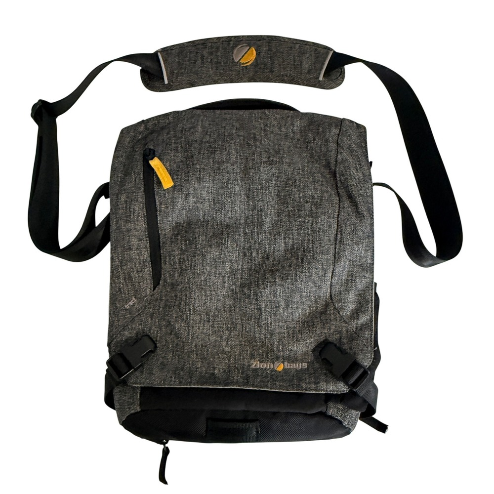 Zion Bags Messenger Bag Unisex OS Gray Compact Padded Tablet Sleeve Travel